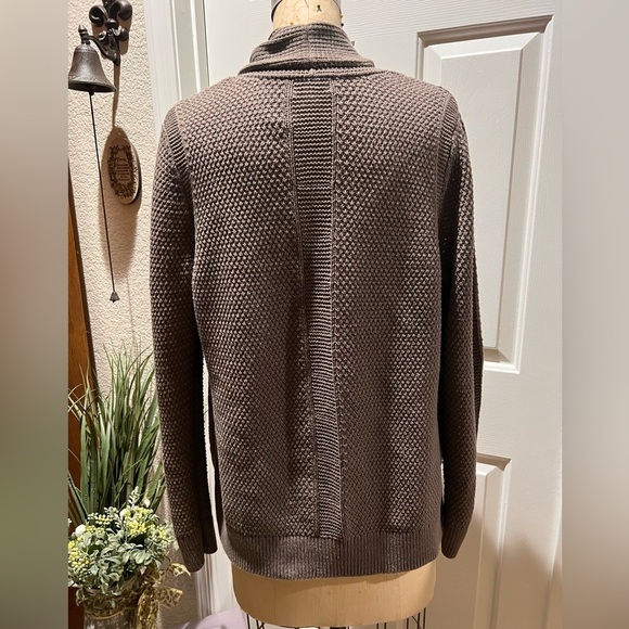 Croft & Barrow Grey Cardigan - Picture 3 of 6